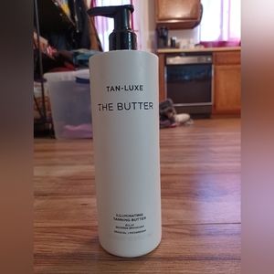 Illuminating tanning butter